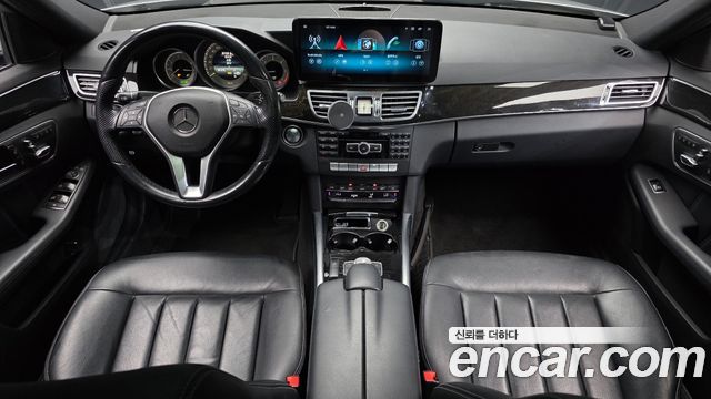 Mercedes-Benz E-Class — interior