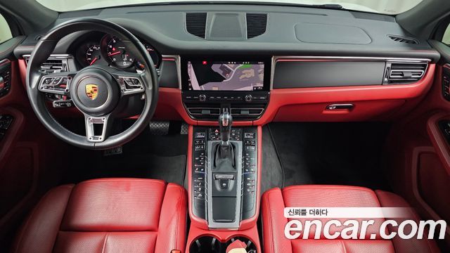 Porsche Macan — interior