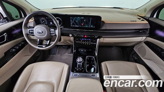 Kia Carnival — interior