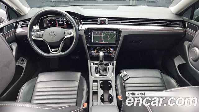 Volkswagen Passat — interior