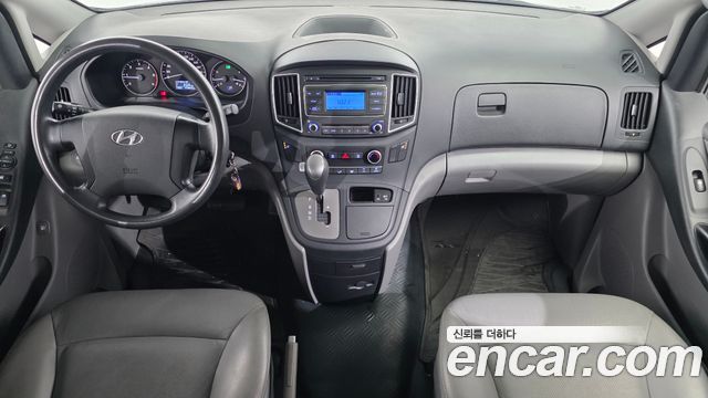 Hyundai Starex — interior