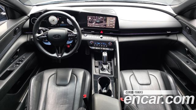 Hyundai Avante — interior
