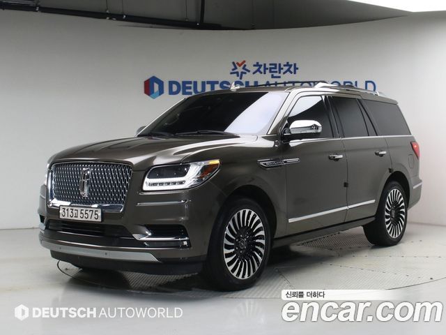 Lincoln Navigator — exterior