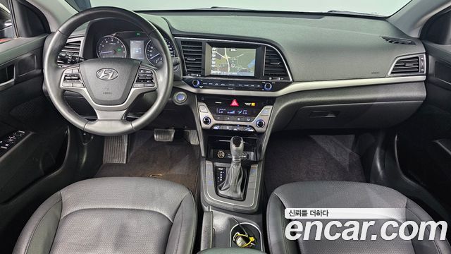 Hyundai Avante — interior
