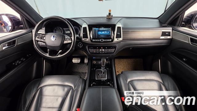 KG Mobility Rexton — interior