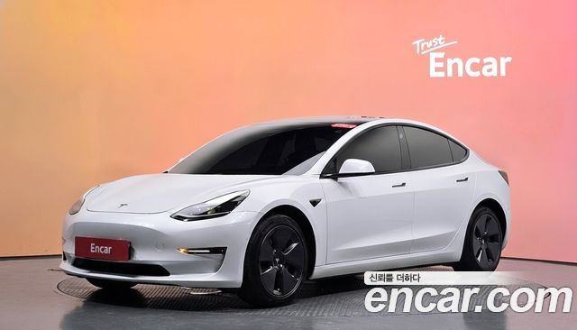 Tesla Model 3 — exterior