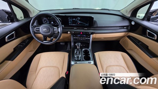 Kia Carnival — interior