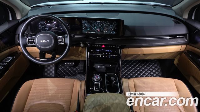 Kia Carnival — interior