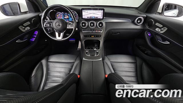 Mercedes-Benz GLC-Class — interior