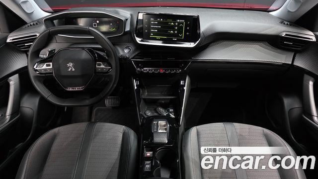 Peugeot 2008 — interior