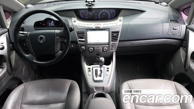 KG Mobility Korando — interior