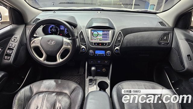 Hyundai Tucson — interior
