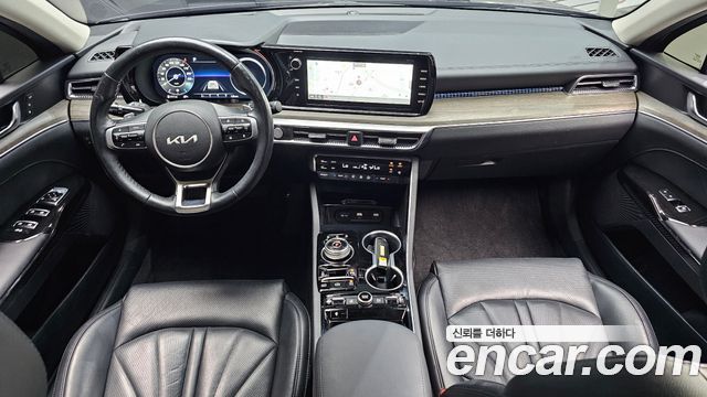 Kia K5 — interior