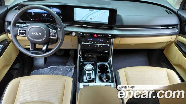 Kia Carnival — interior