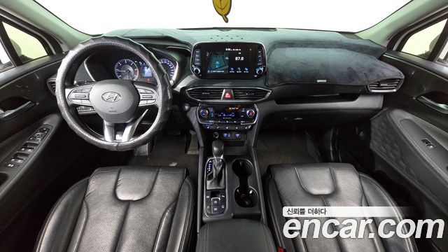 Hyundai Santa Fe — interior