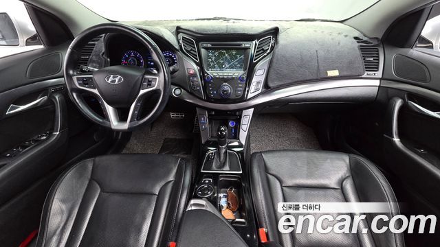 Hyundai i40 — interior