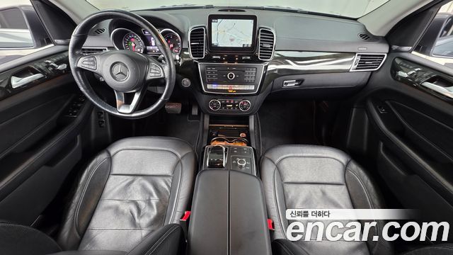 Mercedes-Benz GLS-Class — interior