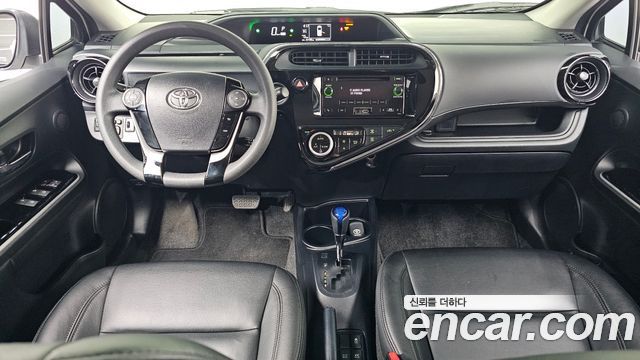 Toyota Prius — interior