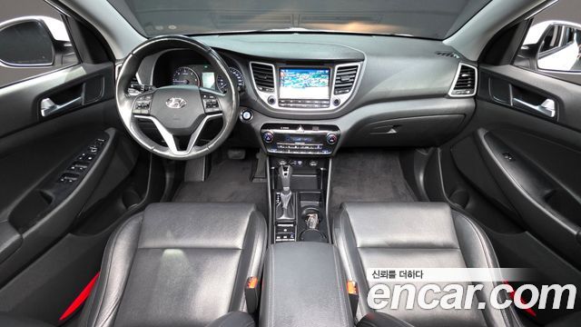 Hyundai Tucson — interior