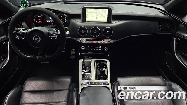 Kia Stinger — interior