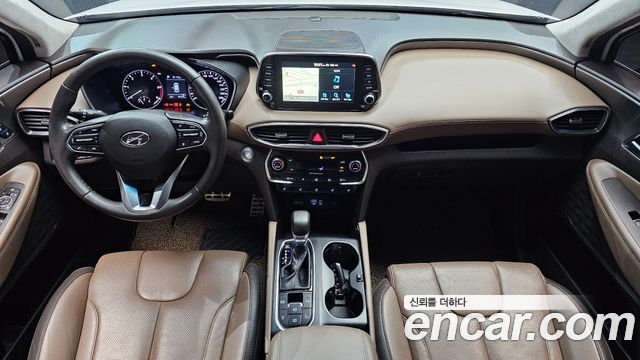 Hyundai Santa Fe — interior