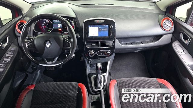 Renault Korea Clio — interior