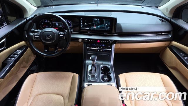 Kia Carnival — interior