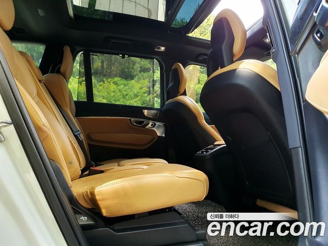 Volvo XC90 — interior