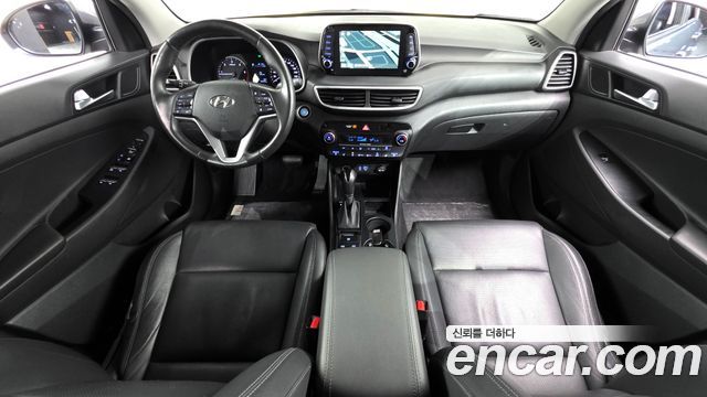 Hyundai Tucson — interior