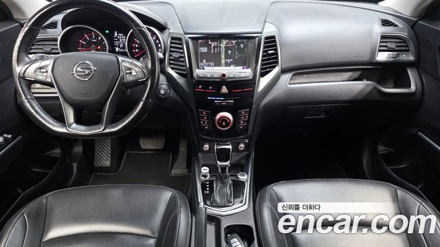 KG Mobility Tivoli — interior
