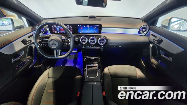 Mercedes-Benz CLA-Class — interior