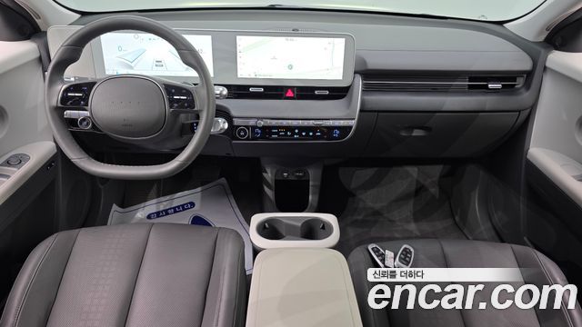Hyundai IONIQ 5 — interior