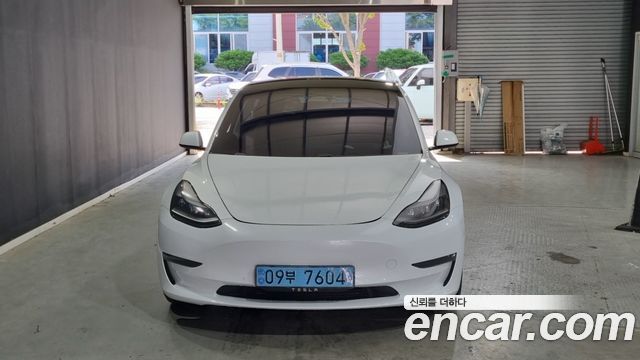 Tesla Model 3 — exterior