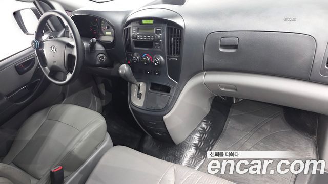 Hyundai Starex — interior