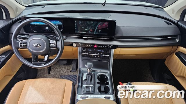 Kia Carnival — interior