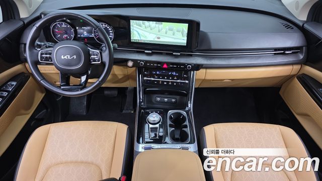 Kia Carnival — interior
