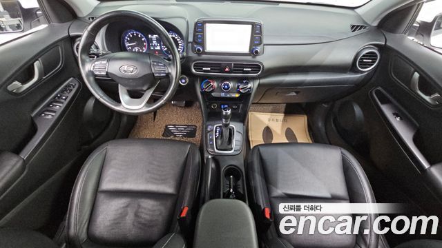 Hyundai Kona — interior