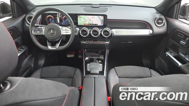 Mercedes-Benz GLB-Class — interior