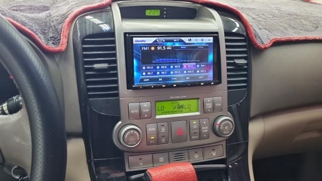 Kia Carnival — interior