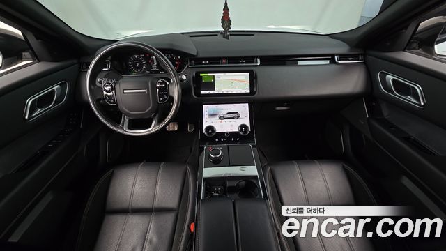 Land Rover Range Rover Velar — interior
