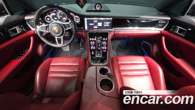 Porsche Panamera — interior