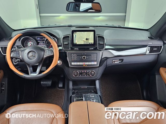Mercedes-Benz GLS-Class — interior