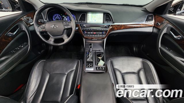 Hyundai Aslan — interior