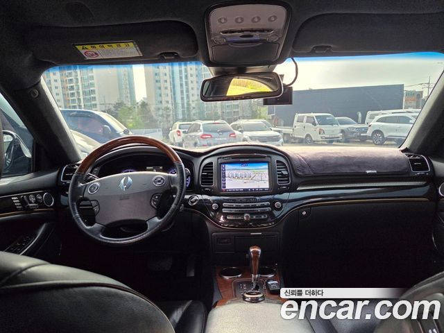 KG Mobility Chairman — interior