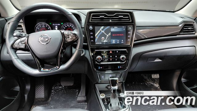 KG Mobility Tivoli — interior