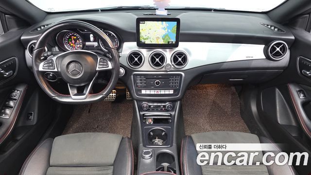 Mercedes-Benz CLA-Class — interior