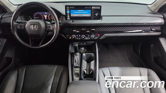 Honda Accord — interior