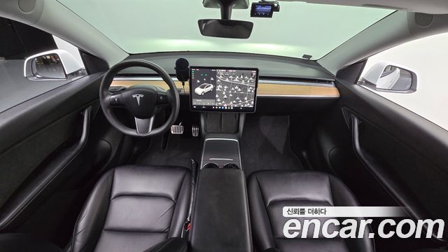 Tesla Model Y — interior