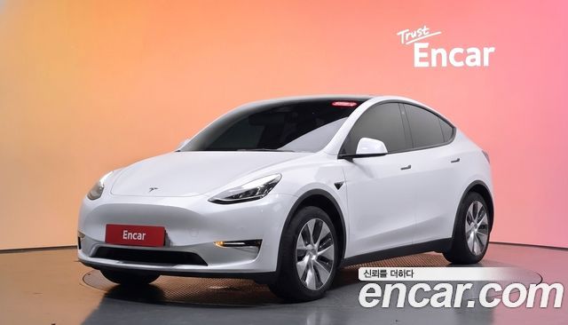 Tesla Model Y — exterior