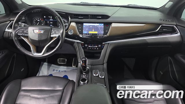 Cadillac XT6 — interior